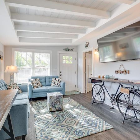 Modern Oak Island Escape 1 Mile To Long Beach! المظهر الخارجي الصورة