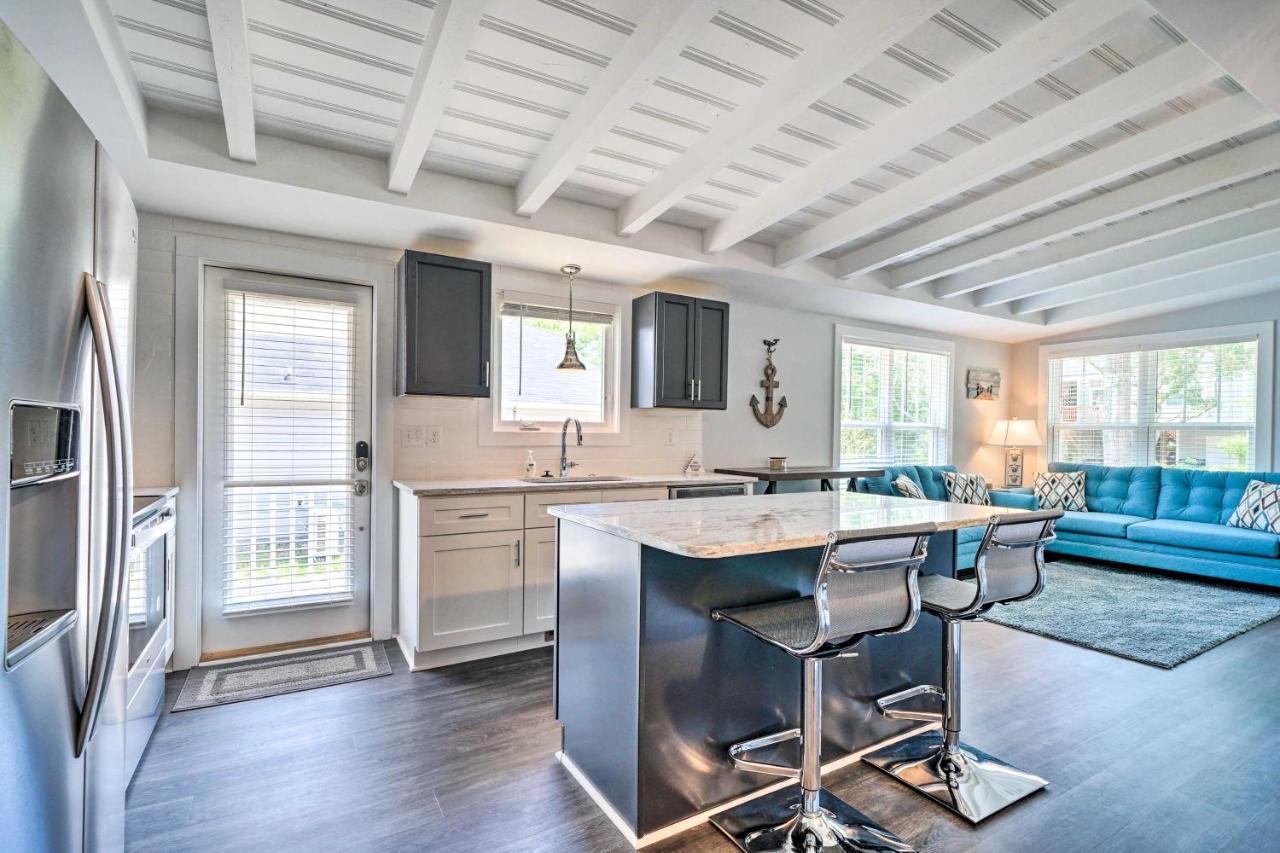 Modern Oak Island Escape 1 Mile To Long Beach! المظهر الخارجي الصورة