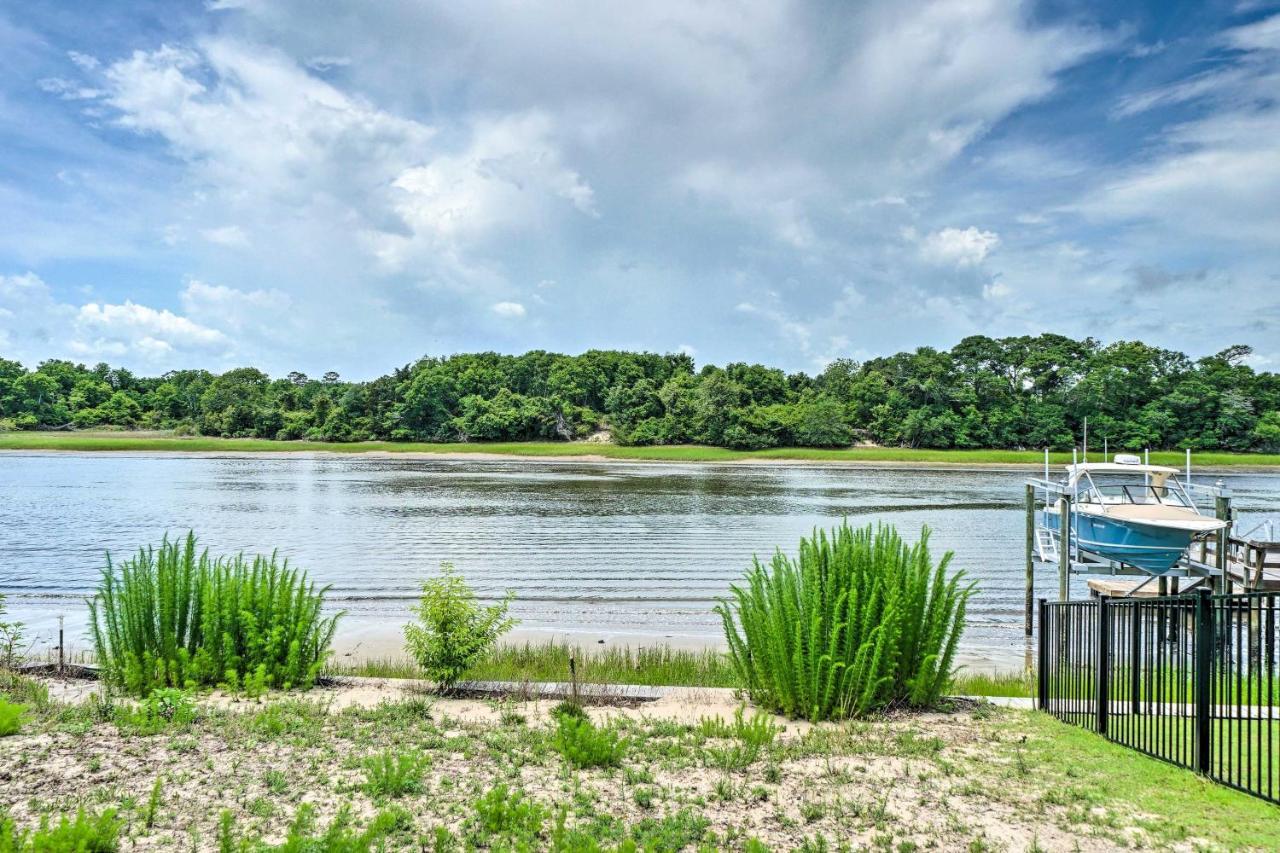 Modern Oak Island Escape 1 Mile To Long Beach! المظهر الخارجي الصورة