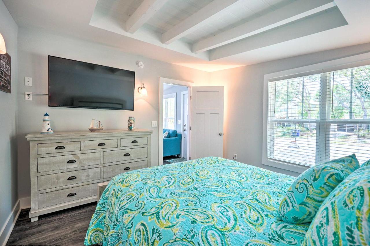 Modern Oak Island Escape 1 Mile To Long Beach! المظهر الخارجي الصورة