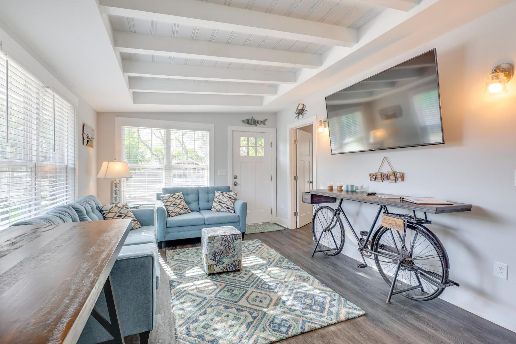 Modern Oak Island Escape 1 Mile To Long Beach! المظهر الخارجي الصورة
