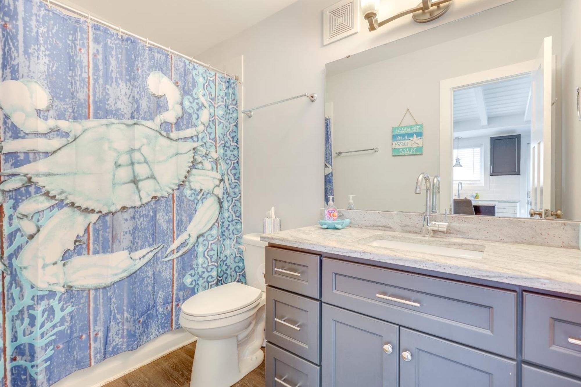 Modern Oak Island Escape 1 Mile To Long Beach! المظهر الخارجي الصورة