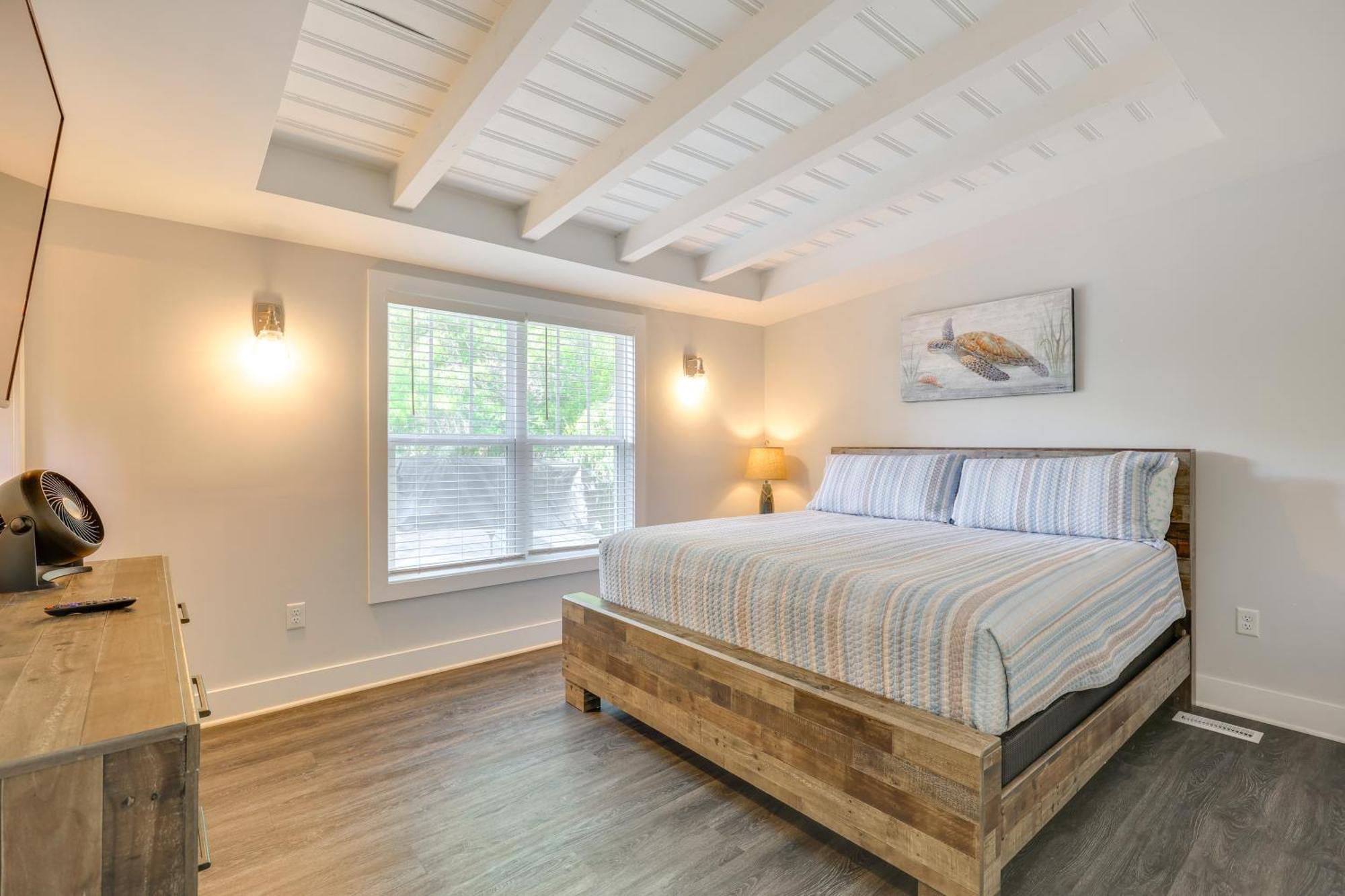 Modern Oak Island Escape 1 Mile To Long Beach! المظهر الخارجي الصورة
