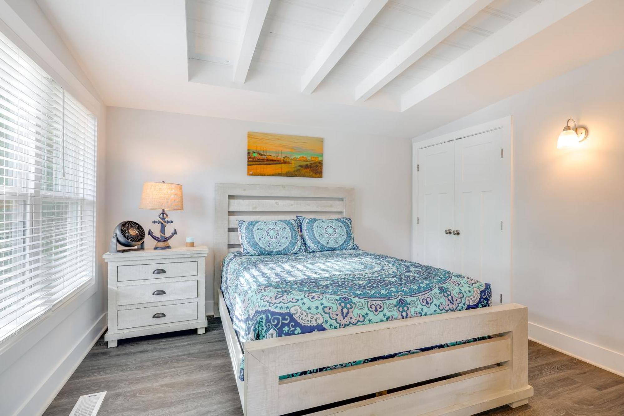 Modern Oak Island Escape 1 Mile To Long Beach! المظهر الخارجي الصورة