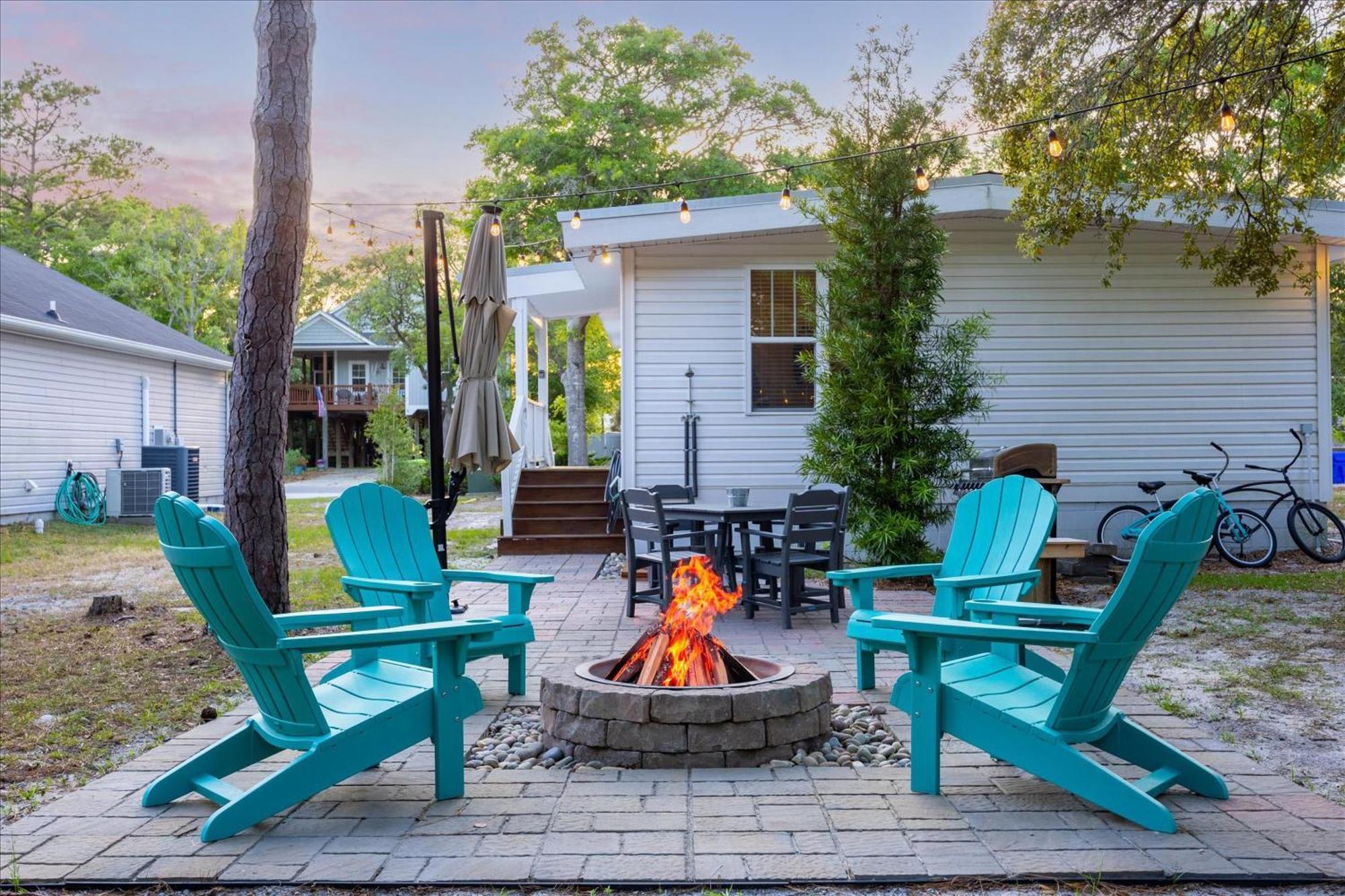 Modern Oak Island Escape 1 Mile To Long Beach! المظهر الخارجي الصورة